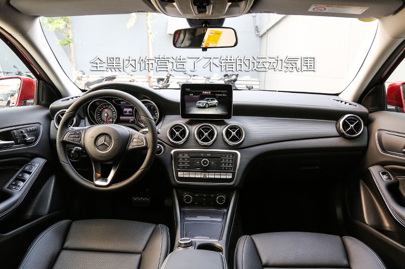 GLA 220 4MATIC ʱ