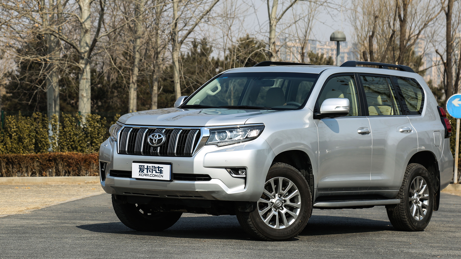 普拉多35lvxnavi后挂备胎