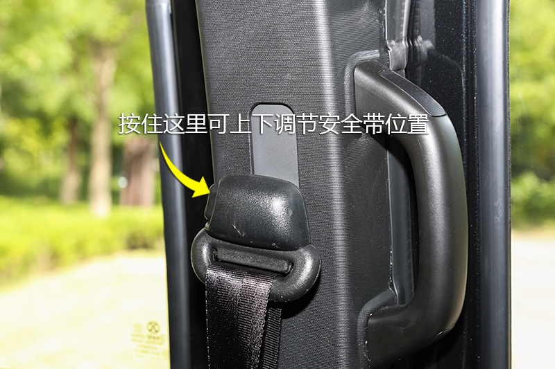 BJ40 PLUS 2.3T Զ콢