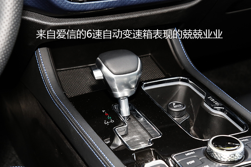 BJ40 PLUS 2.3T Զ콢