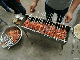 下雨天和烧烤腐败挺搭配的