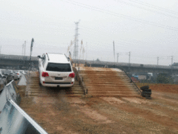 一汽丰田越野家族体验季，成都站体验