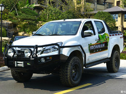 五十铃DMAX皮卡升高改装加装前杠侧杠及绞盘改装已上定妆照