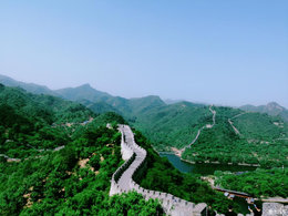 用旅途去洗涤生活的拘束，唤醒心灵自由与纯净